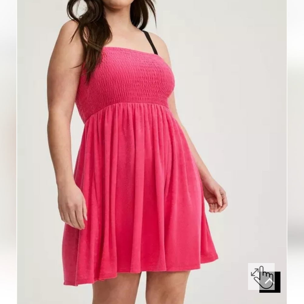 🆕️👙 1X TORRID SMOCKED STRAPLESS COVER UP MINI DRESS - PINK👙